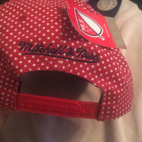 Mitchell & Ness SnapBack Caps - Picture 7 of 7